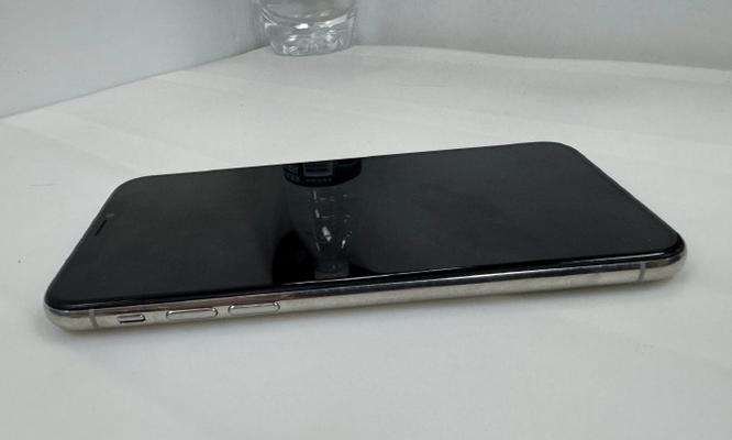 美版iPhoneX如何表现？（全面屏设计与性能表现一览）